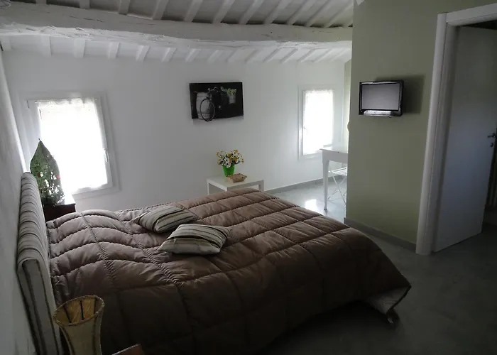 艾普拉蒂住宿加早餐旅馆 住宿加早餐酒店 Monestirolo